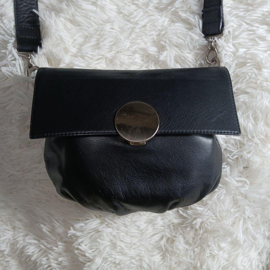 カワカワ　ショルダーバック　レザー　ブラック　斜め掛け　クロスボディ