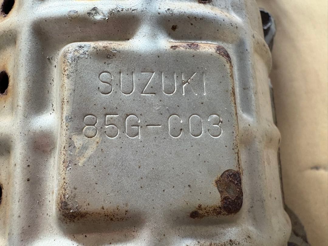 スズキ純正 エキマニ 触媒コンバーター 85G-C03