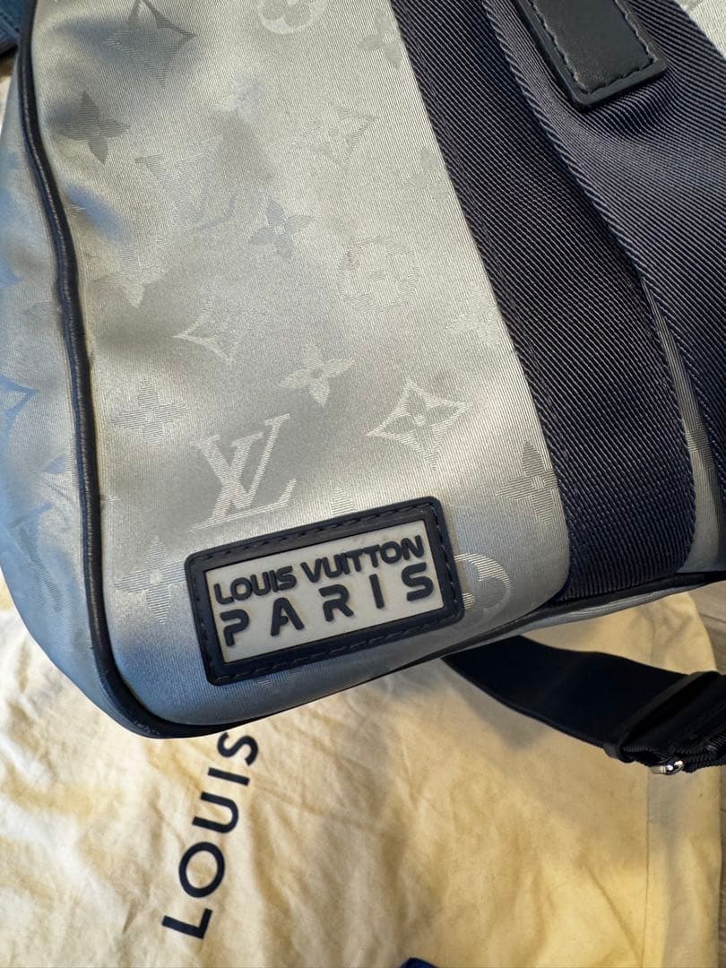 LOUIS VUITTONモノグラムサテライト キーボルバンドリエール50バッグ