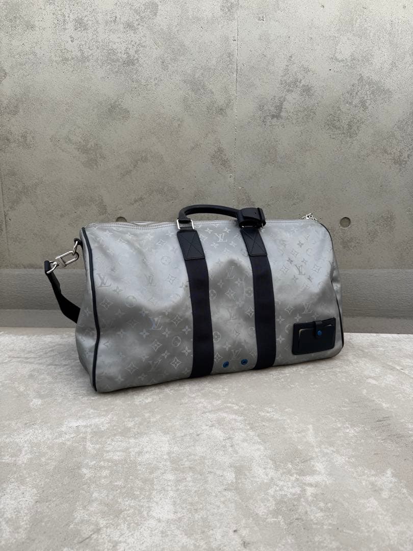 LOUIS VUITTONモノグラムサテライト キーボルバンドリエール50バッグ