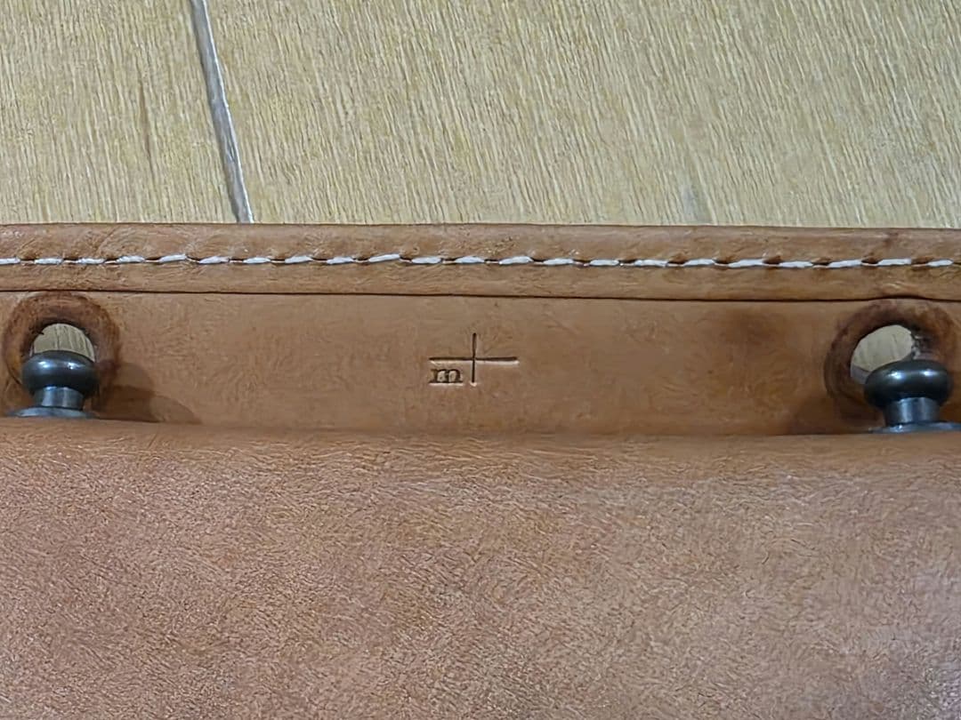 m+エムピウ ミッレフォッリエ TAN27 ヌメ