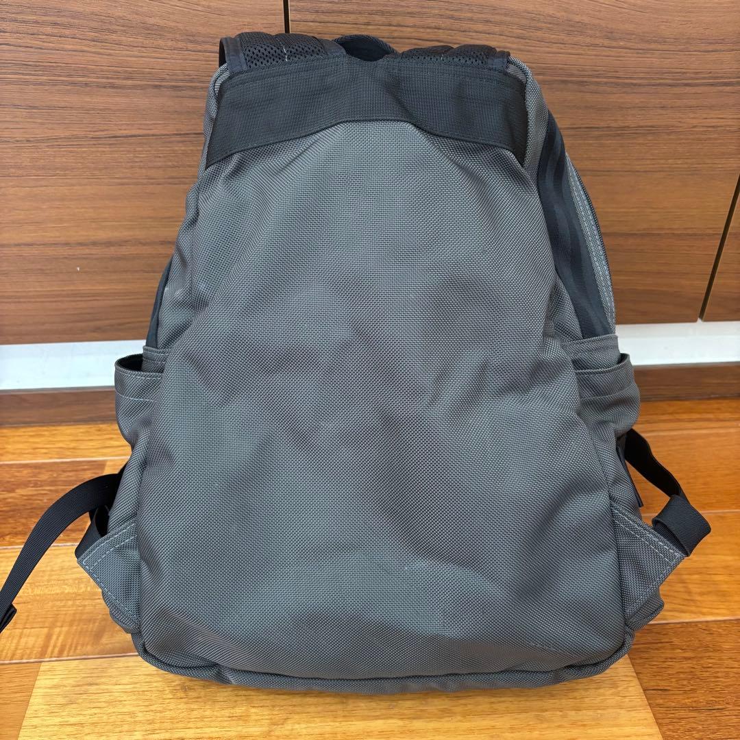 BRIEFING ATTACK PACK グレー