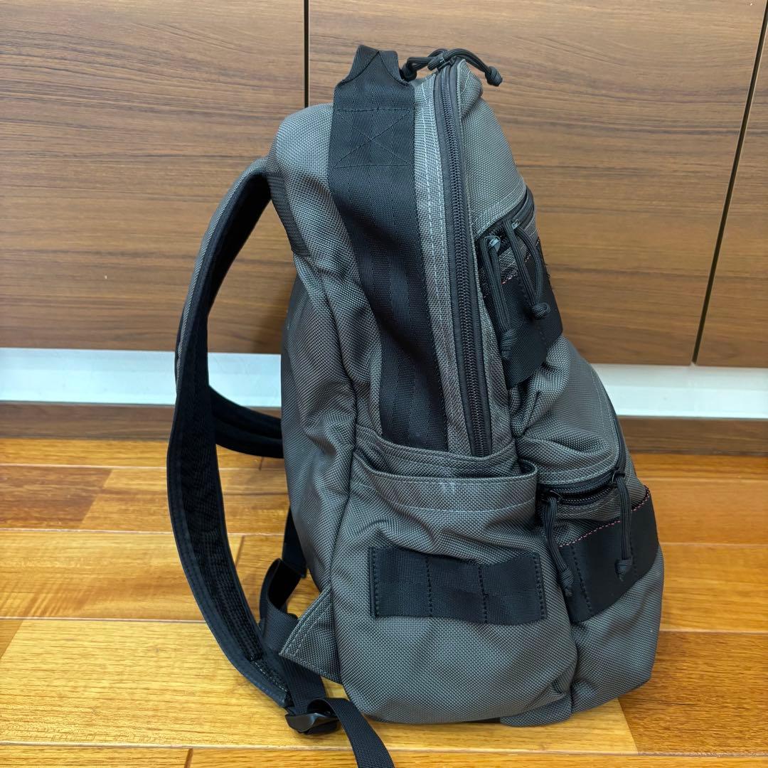 BRIEFING ATTACK PACK グレー