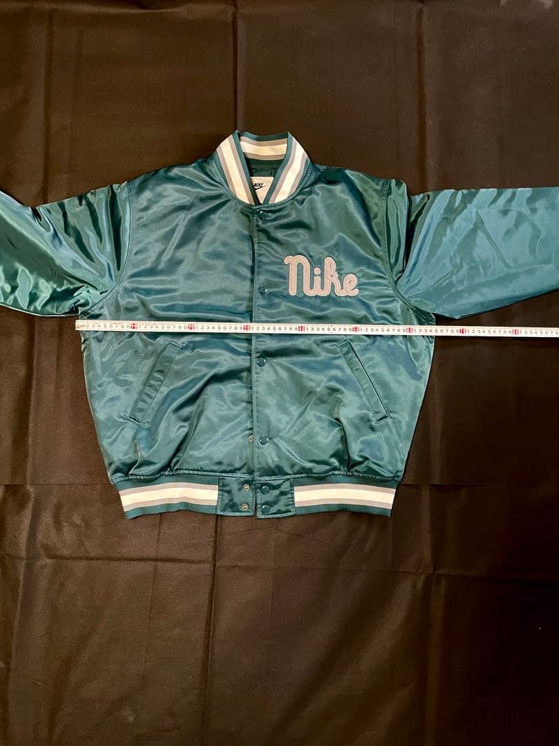 ★極美品　完売品　ナイキ　ダグアウトジャケット　スタジャン　NewJeans