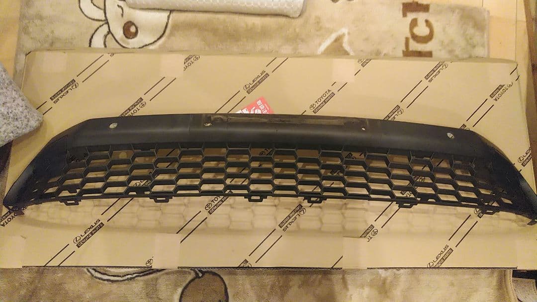 レクサス　NX　前期グリル　 外周メッキモールディング付