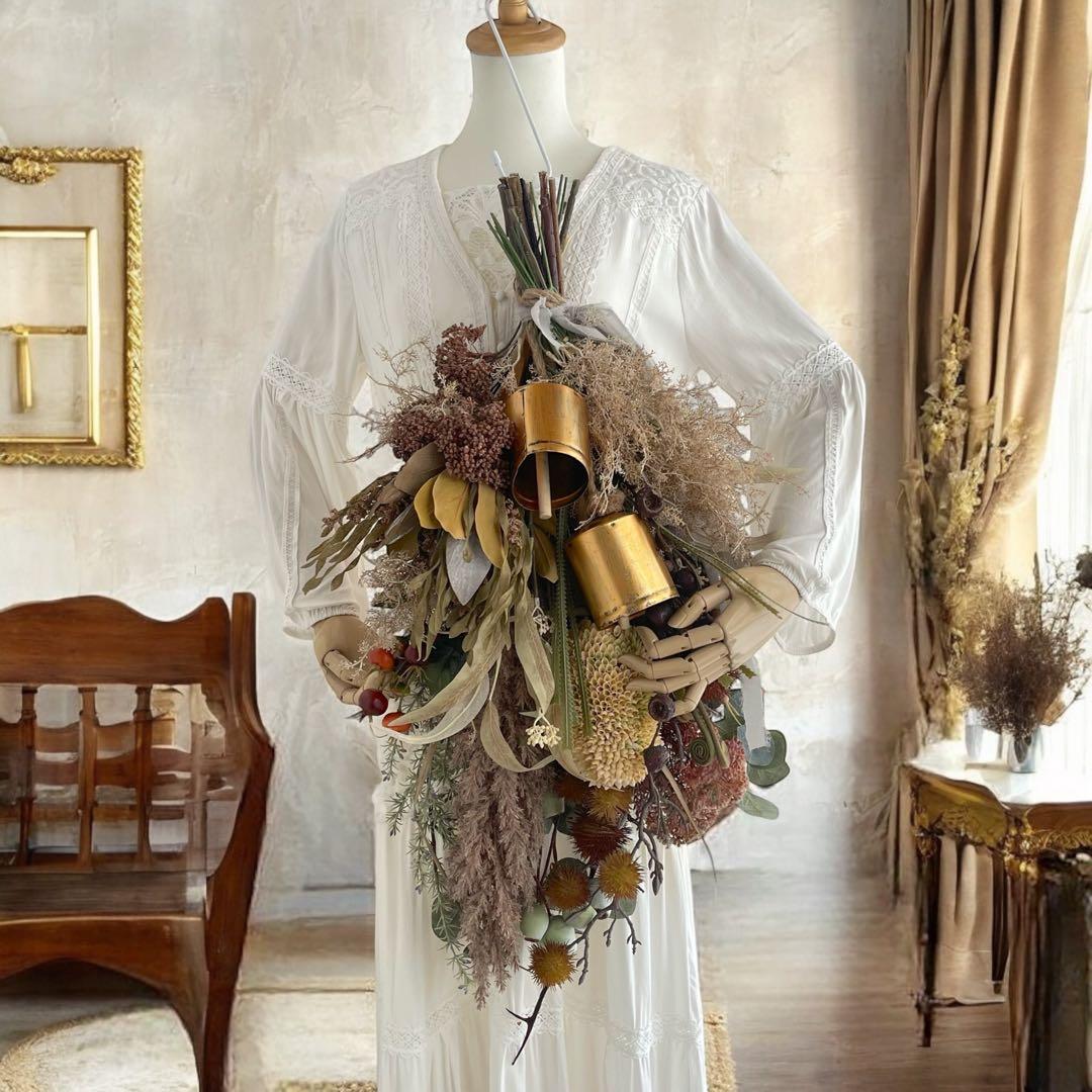 特大サイズのバンクシア＆カウベル付ドライフラワースワッグ アートフラワー 光触媒