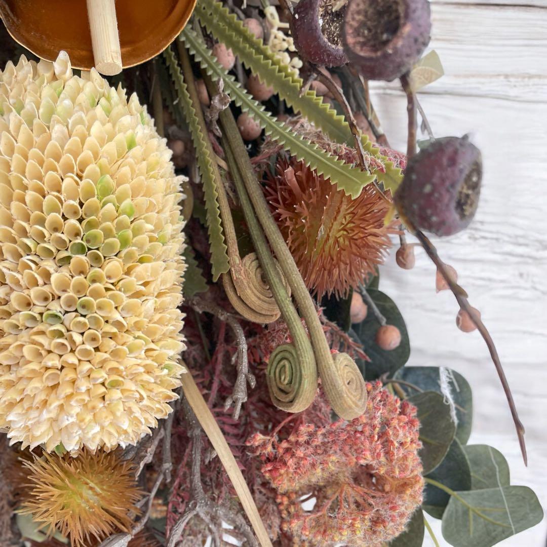 特大サイズのバンクシア＆カウベル付ドライフラワースワッグ アートフラワー 光触媒