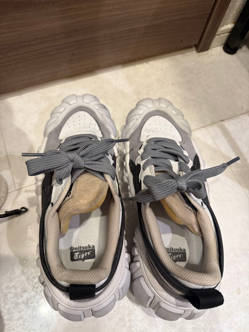 オニツカタイガー　スニーカー