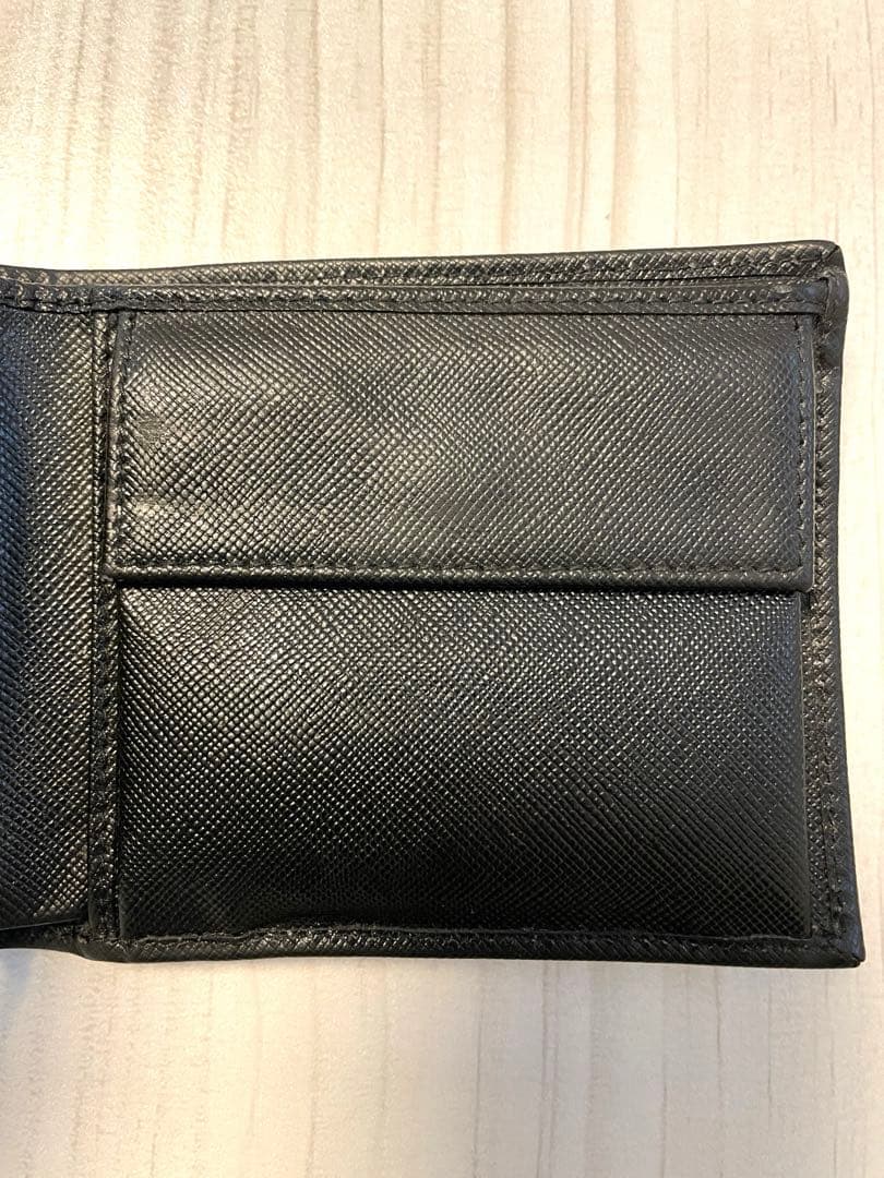 PRADA ブラック 二つ折り財布　メンズ