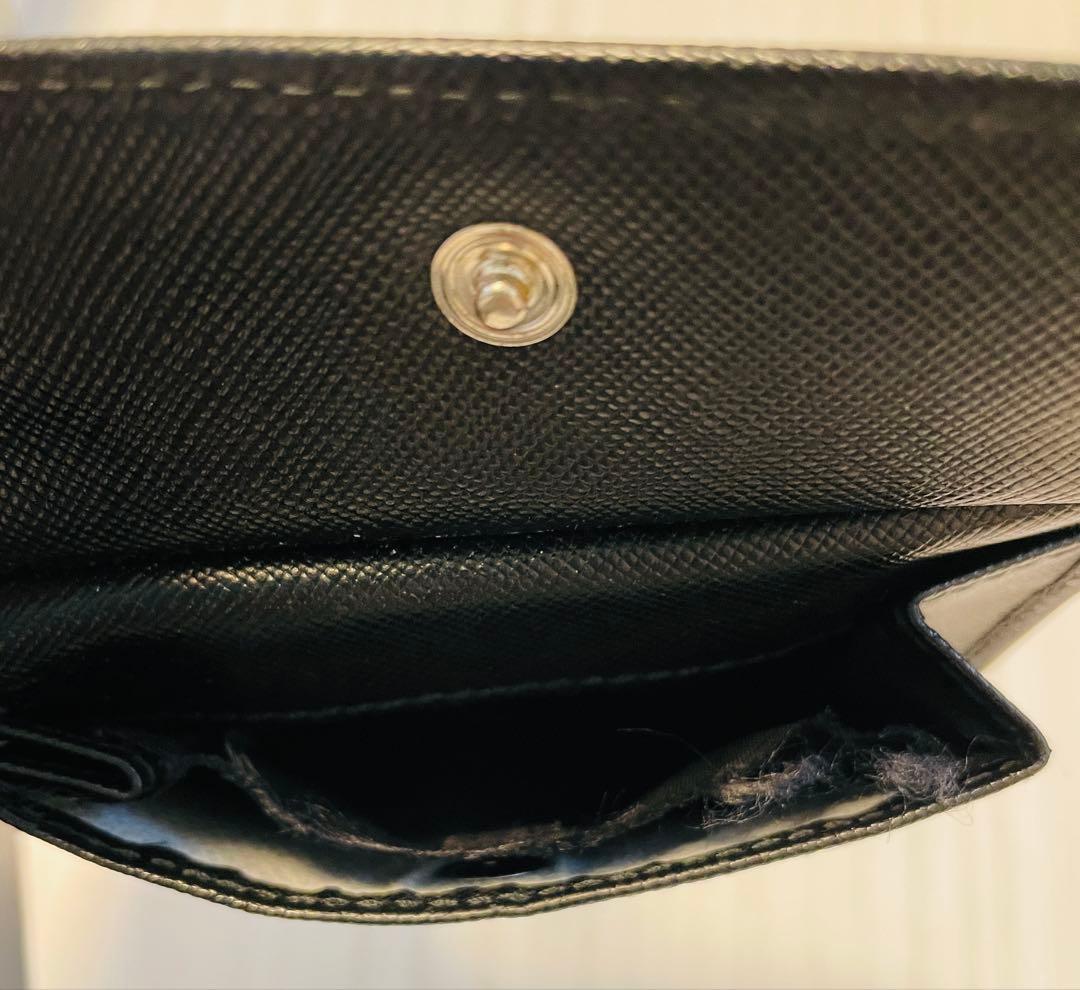 PRADA ブラック 二つ折り財布　メンズ