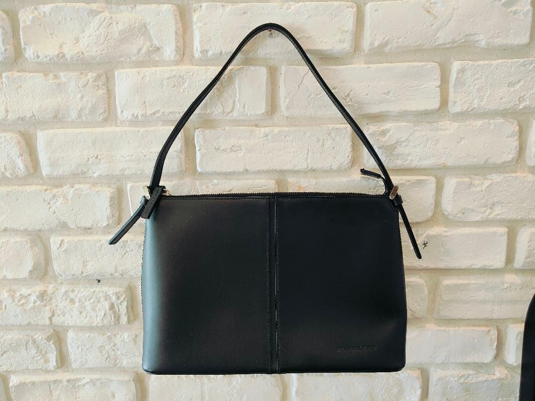 BURBERRY　ショルダーバッグ　ブラック