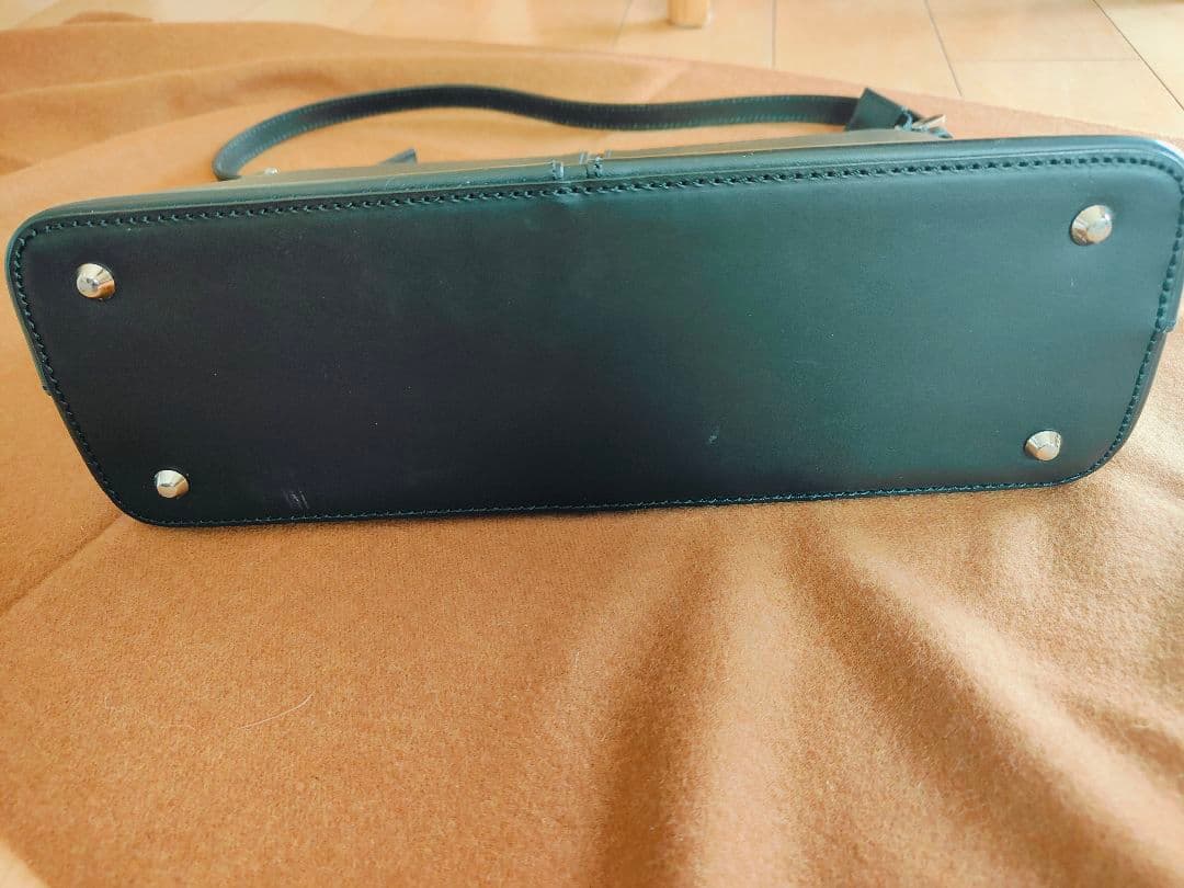 BURBERRY　ショルダーバッグ　ブラック