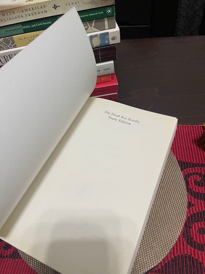 洋書 The Dead Sea Scrolls Study Edition