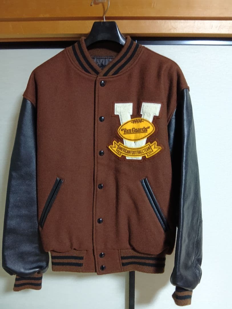 美品VAＮジャケットスタジャン