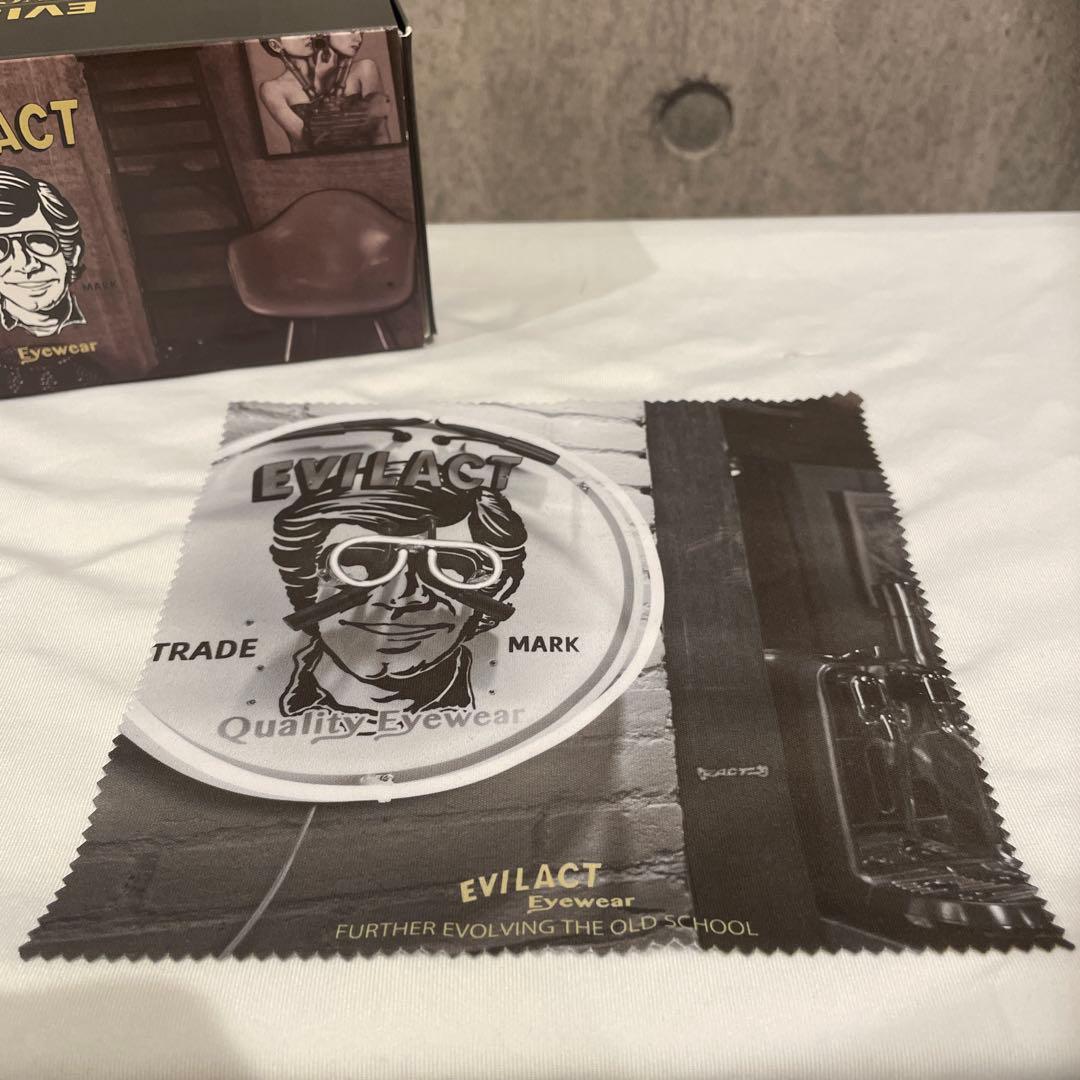 EVILACT eyewear GREEVES調光メガネ