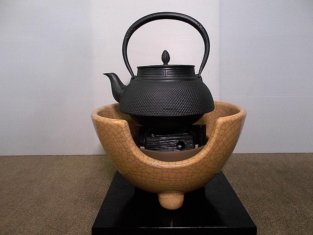 茶道具 南部霰鉄瓶 アラレ鉄瓶 薩摩枇杷色 風炉型野々田電熱器 動作品 送料込み
