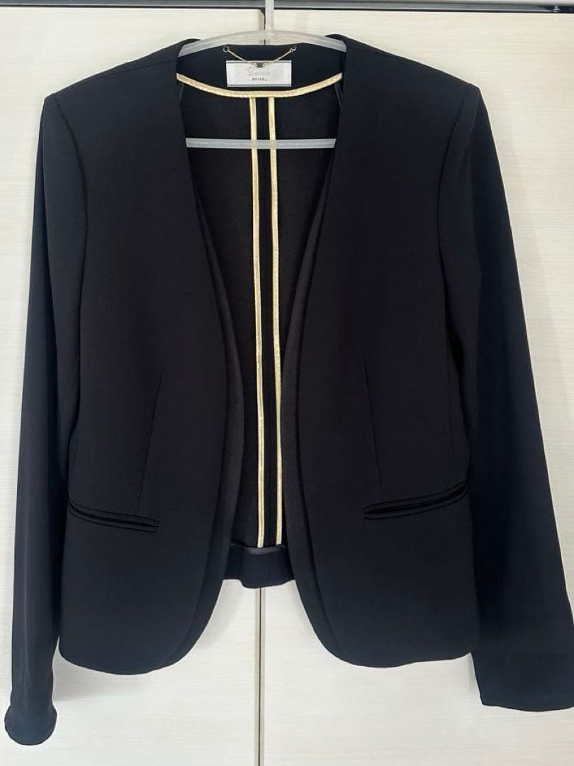 BEIGE, CINDY ノーカラージャケット　黒×黒　サイズ4