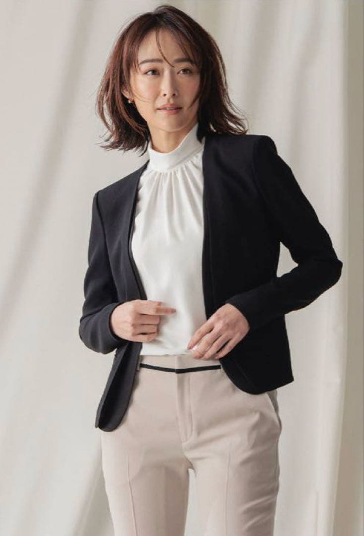 BEIGE, CINDY ノーカラージャケット　黒×黒　サイズ4