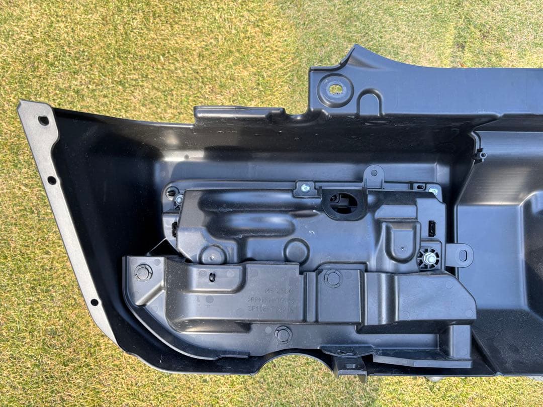 ジムニー　JB64 新車外し　純正　リアバンパー テールライト付き