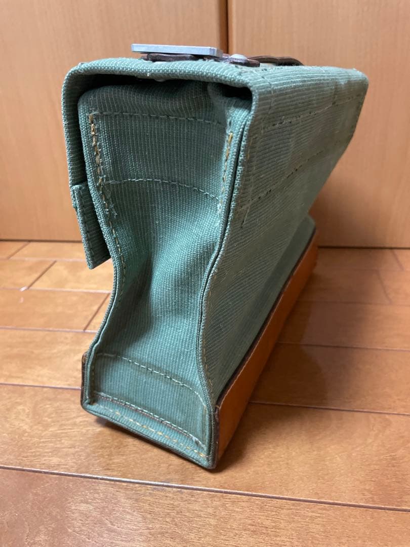 希少　スイス軍　ツールバッグ　ヴィンテージ　ミリタリー  実物　サバゲー