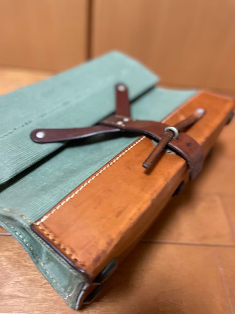 希少　スイス軍　ツールバッグ　ヴィンテージ　ミリタリー  実物　サバゲー