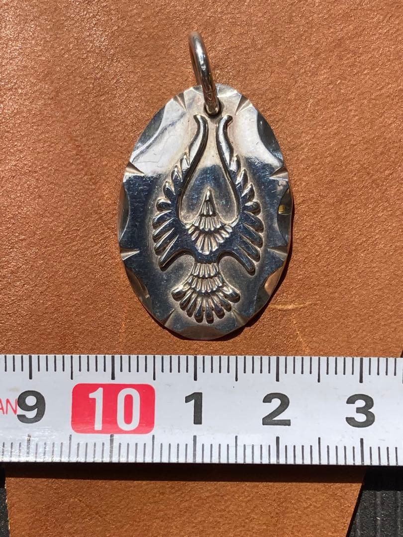 ラッキージョン　JOJOVA サンダーバードペンダント