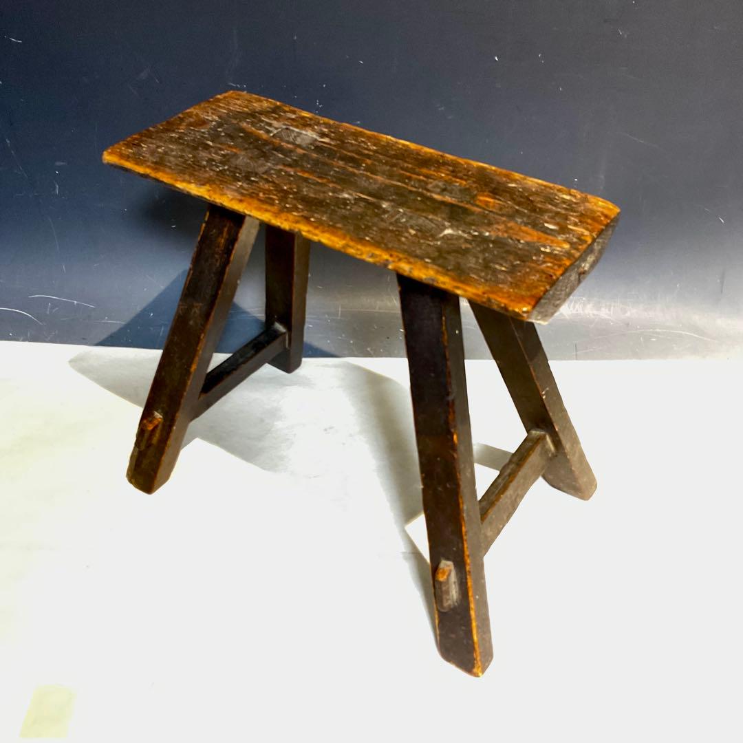 101501 小ぶりな木製スツール 無垢材 アンティーク レトロ 椅子 腰掛け