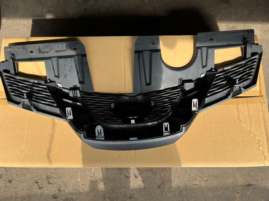 エクストレイルグリル　チッピング塗装