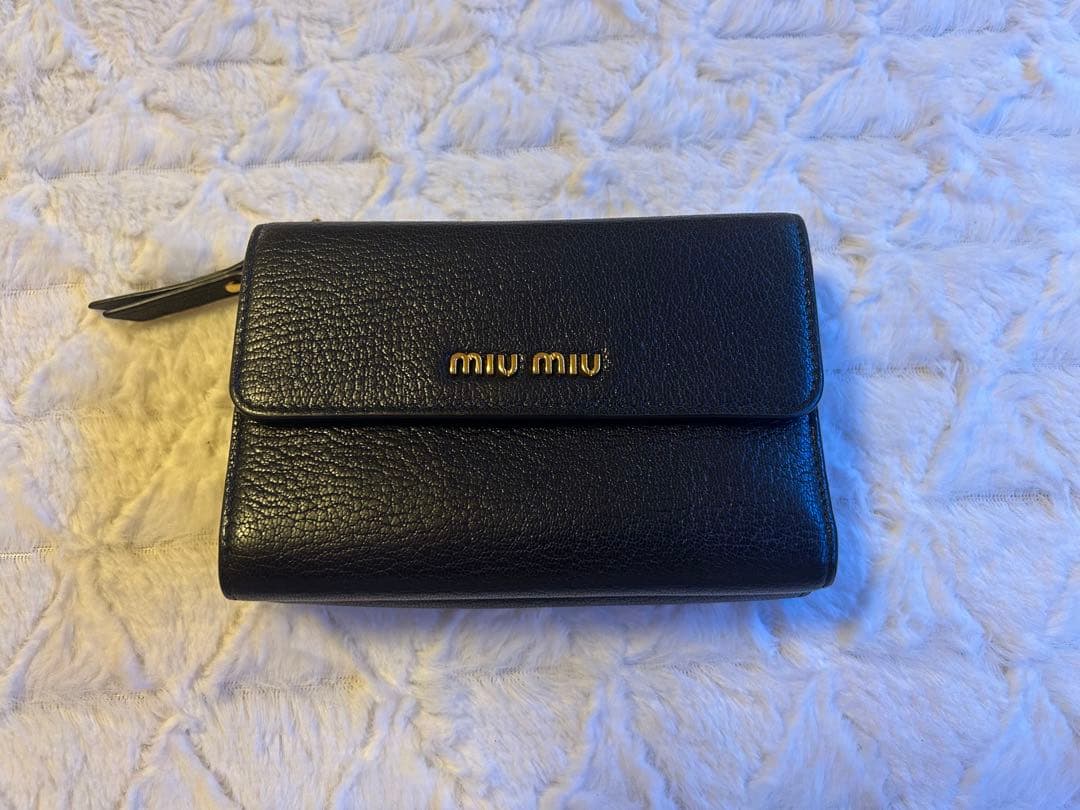 miumiu三つ折り財布美品
