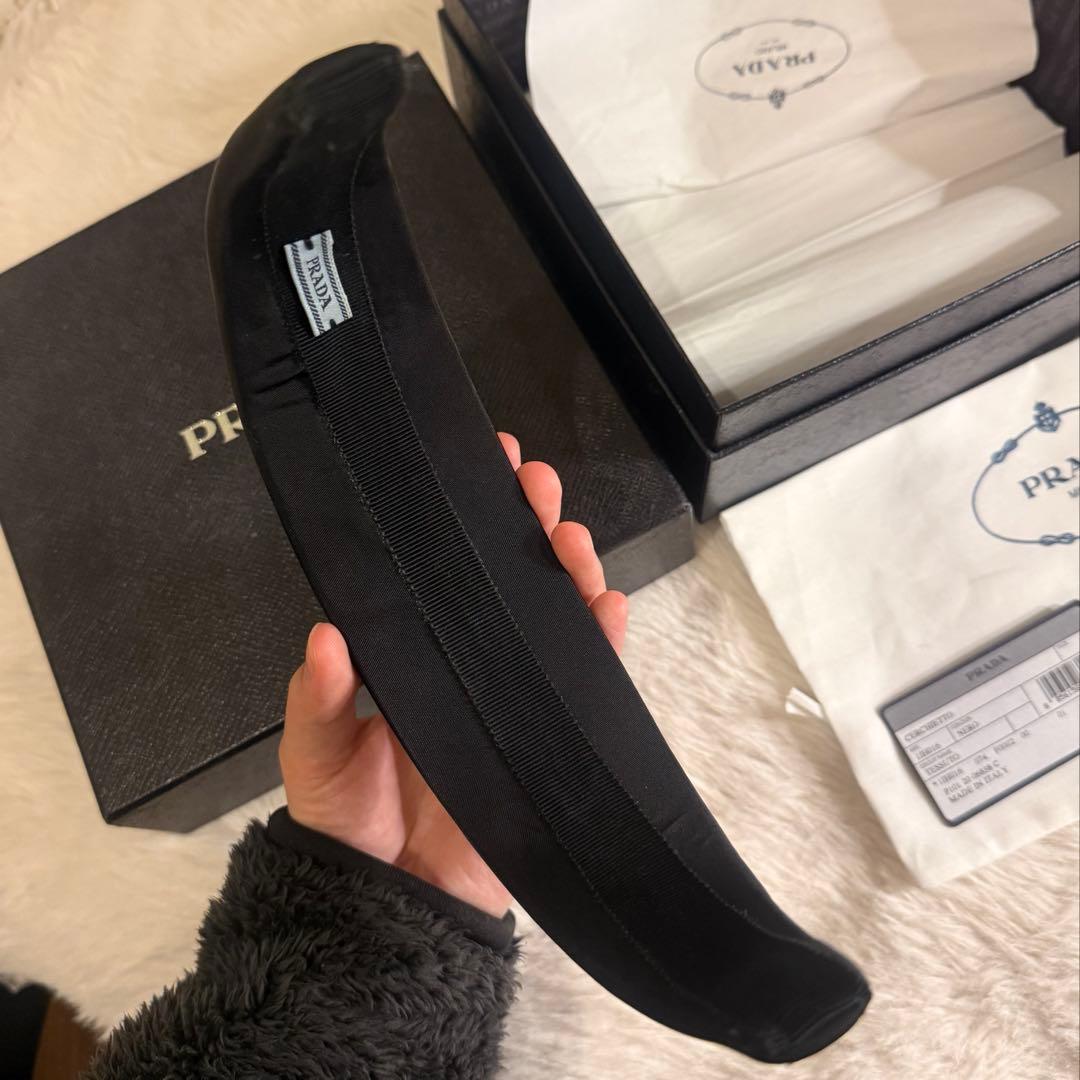 PRADA ナイロンヘアバンド