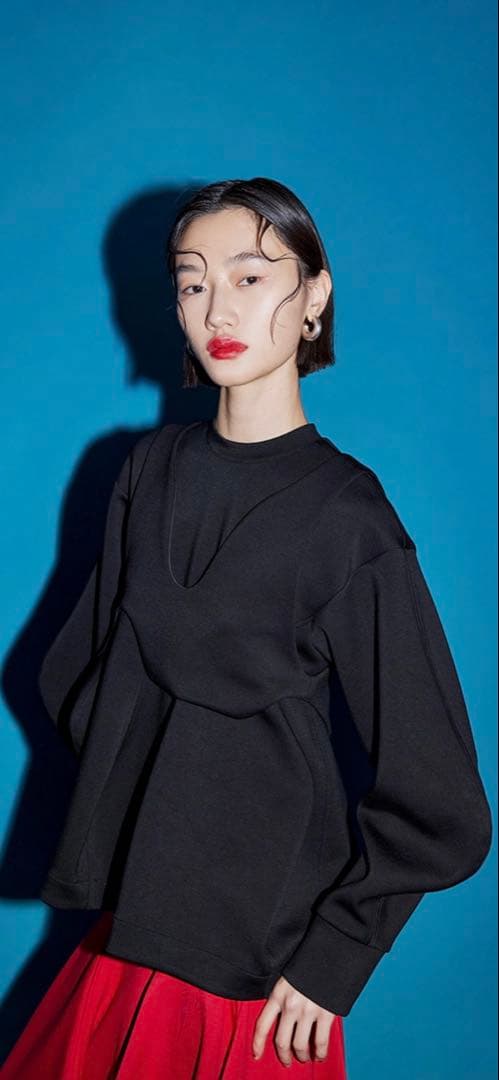 OMMO バルーンスリーブ 黒 長袖トップス