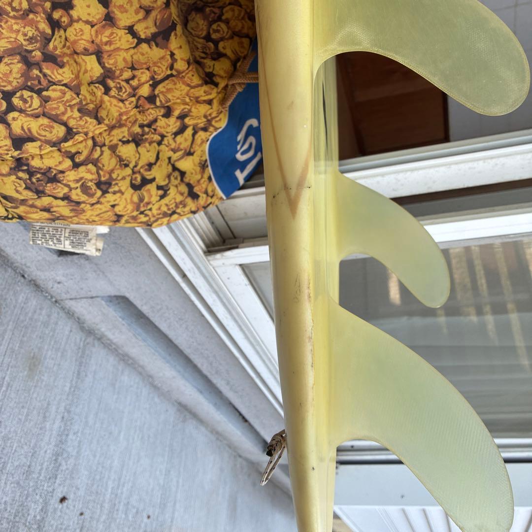 カツサーフボード6.2インチ、3ストリンガー風（エアーブラシ）ボードカバー付