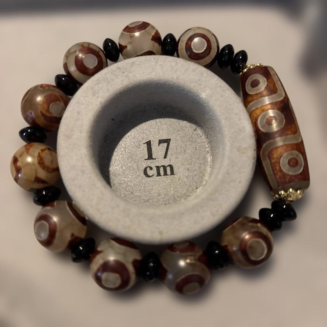 これもすっごいの！九眼三眼天珠のブレスレットたん！頭にずーんずんくる！