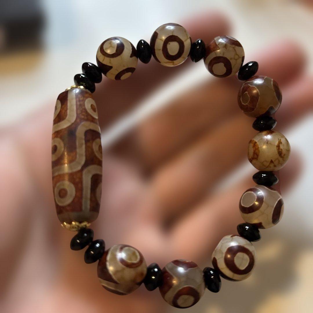 これもすっごいの！九眼三眼天珠のブレスレットたん！頭にずーんずんくる！