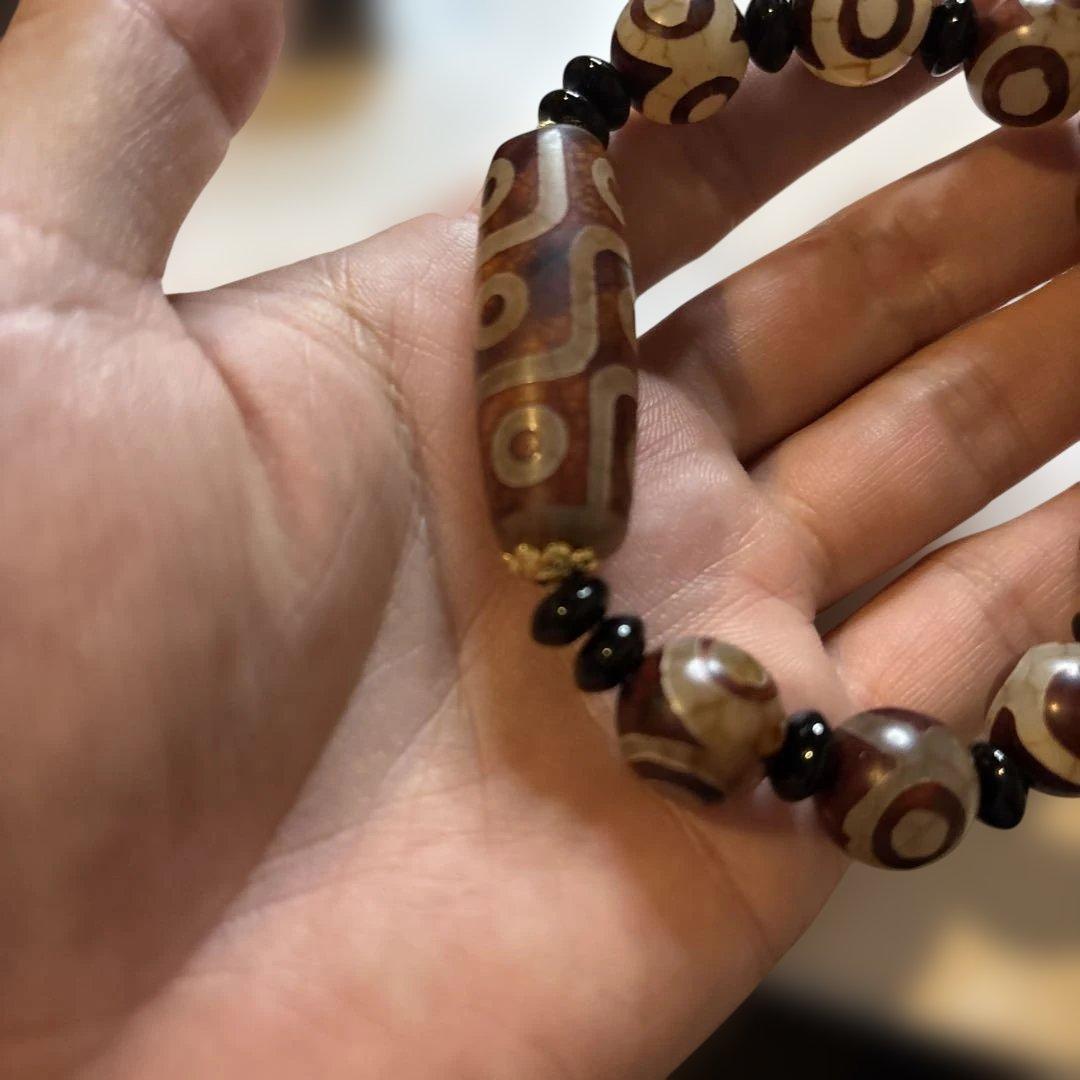 これもすっごいの！九眼三眼天珠のブレスレットたん！頭にずーんずんくる！