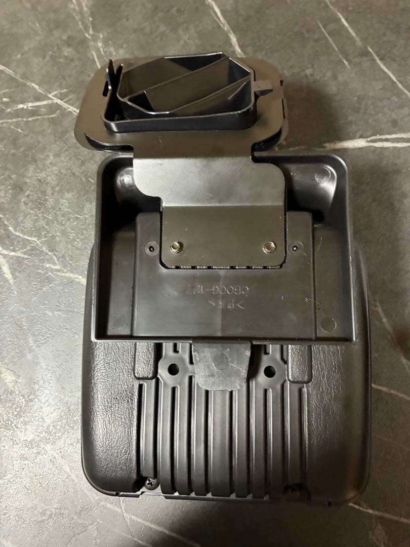 トヨタ純正　30セルシオ　ダストボックス