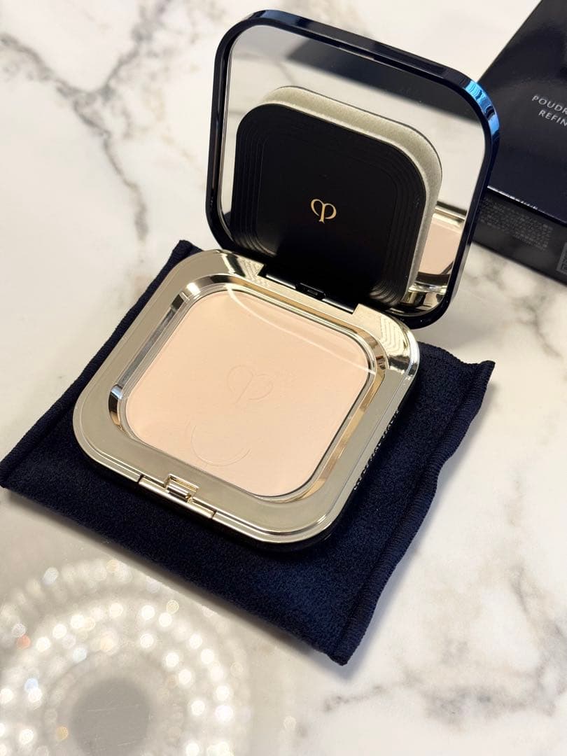 新品　クレドポーボーテ プードルコンパクトエサンシエルn フェイスパウダー