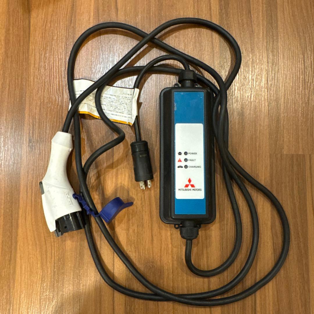 三菱純正　9482A122 200V EV充電器