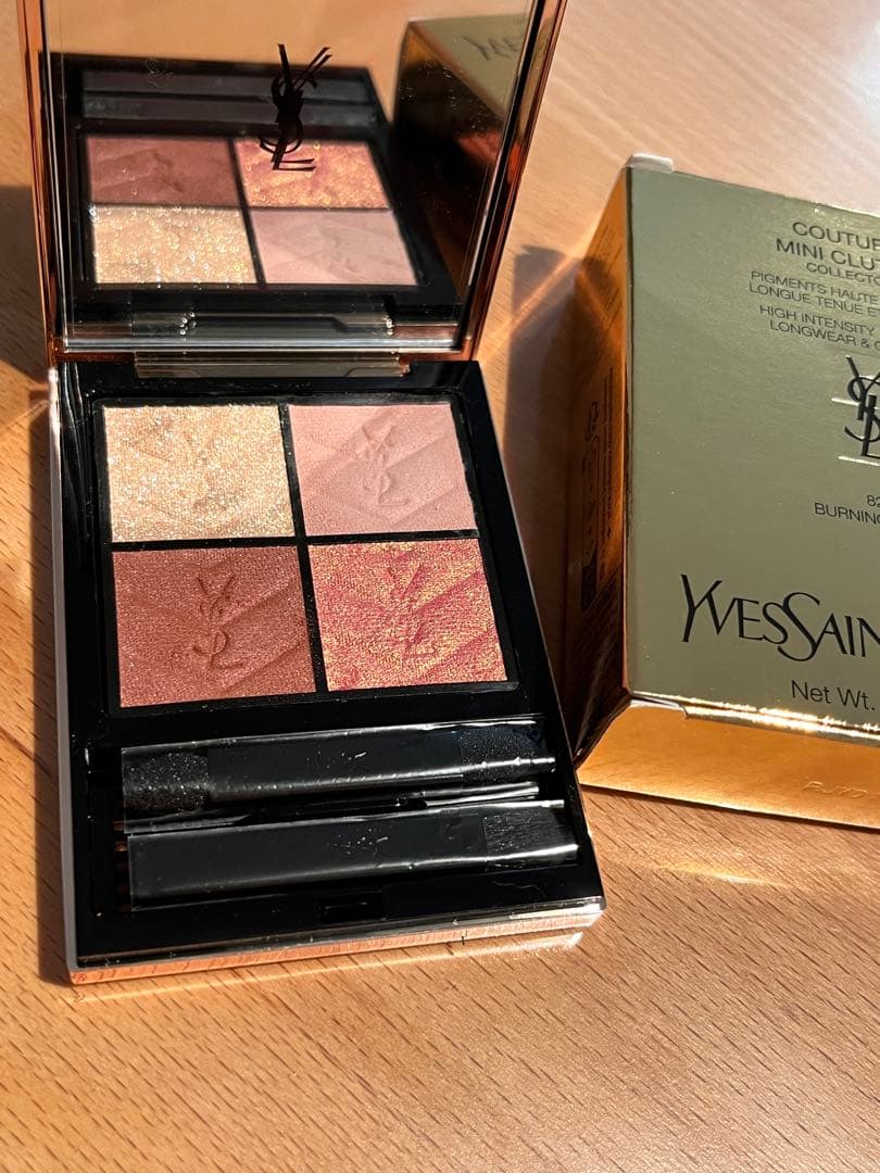 YSL イヴ・サンローラン　アイシャドウ　825 バーニングデザイア