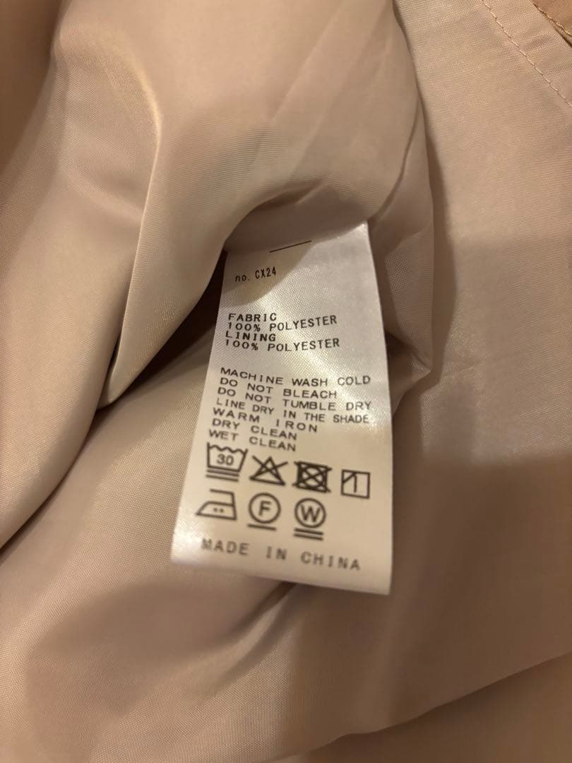 スローブイエナ　テントラインショートコートベージュ