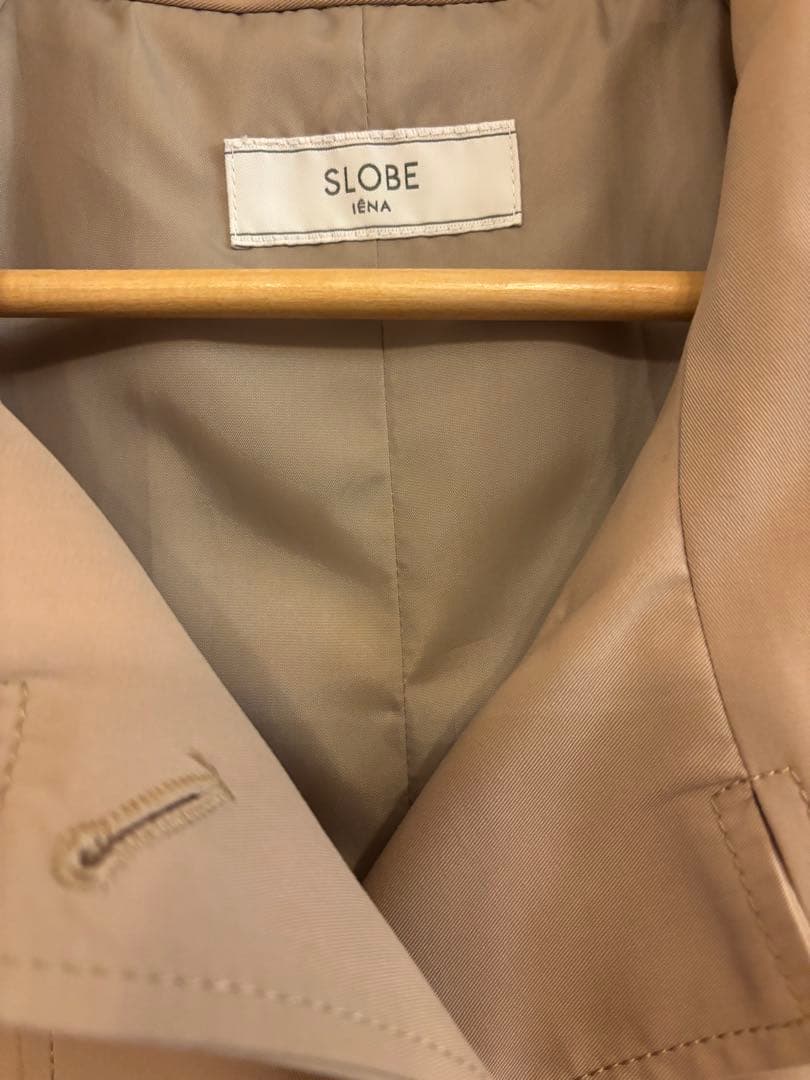 スローブイエナ　テントラインショートコートベージュ