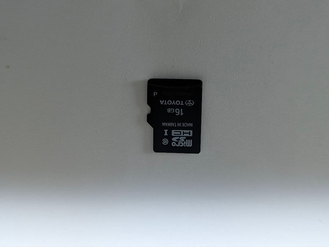 トヨタ純正ナビ　NSZT-Y64T用 microSDカードのみ
