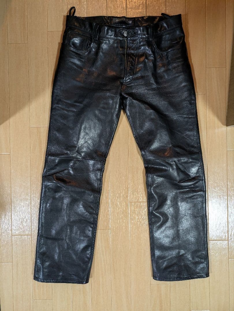 GAPブラックレザー ストレートパンツ