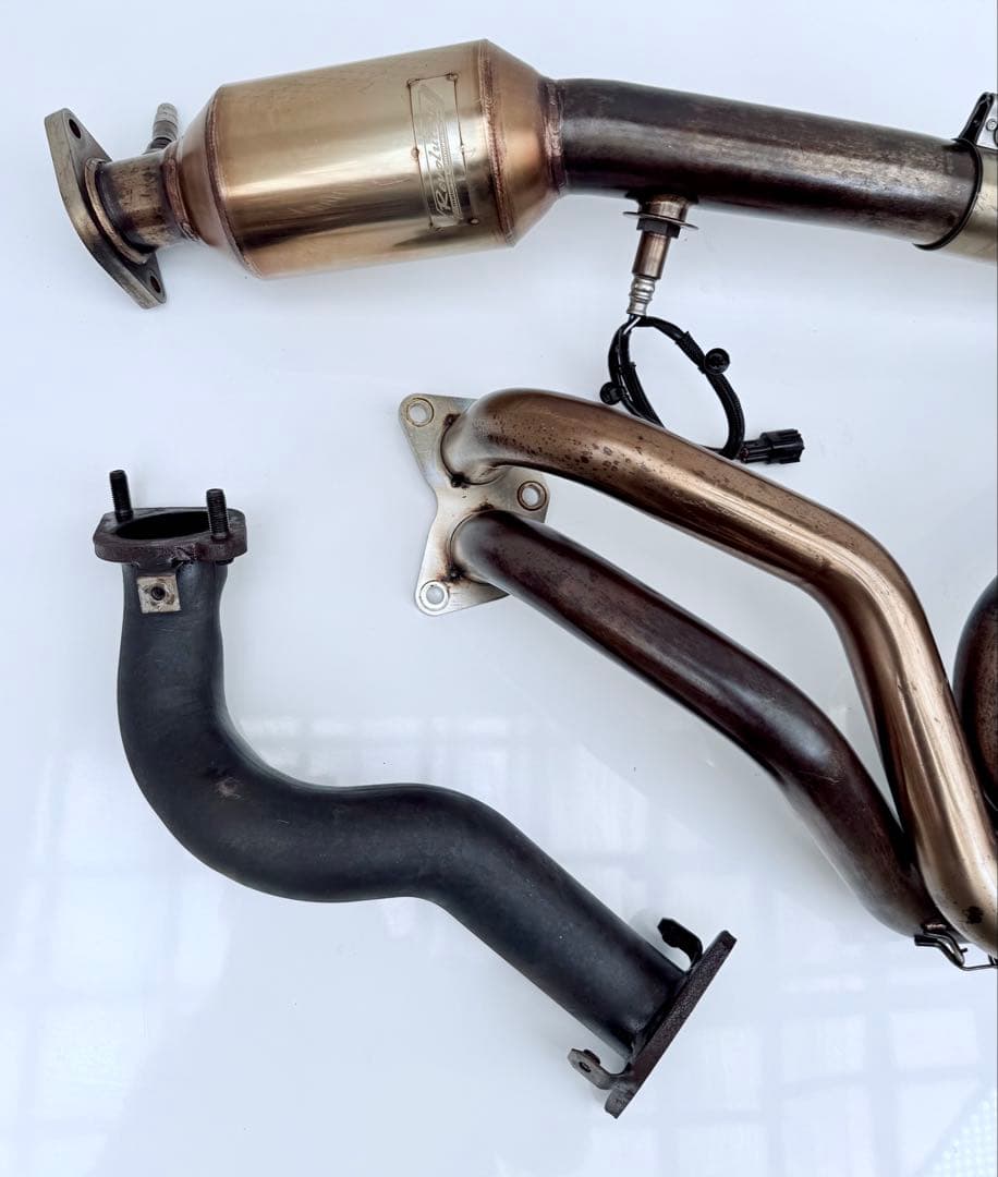 美品!★REVOLUTIONエキマニキャタライザー★86・BRZ・ZN6/ZC6