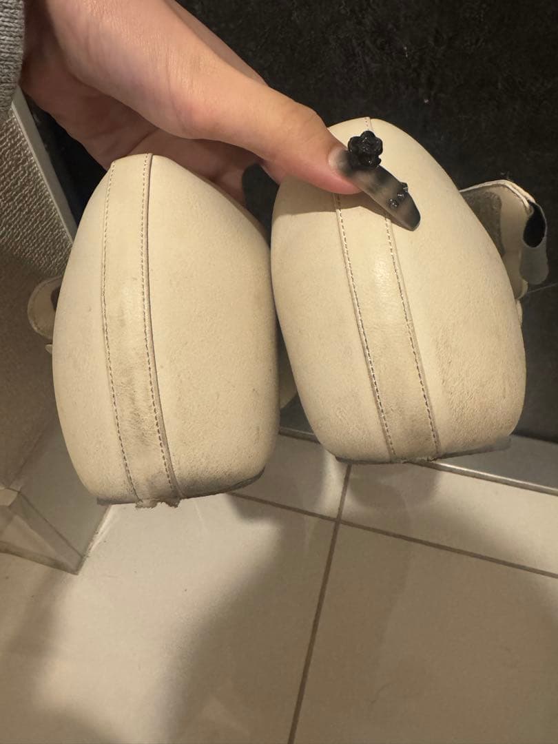 GRAPE Hotel Wings Platform Shoes ホワイト羽