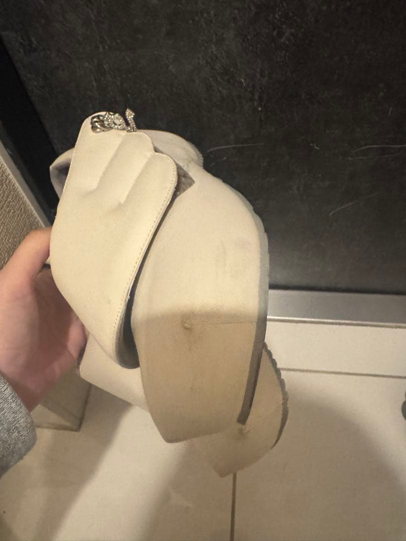 GRAPE Hotel Wings Platform Shoes ホワイト羽