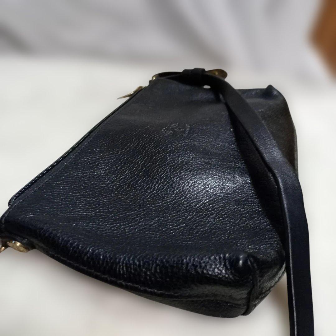 イルビゾンテ　IL BISONTE　ブラック ショルダーバック