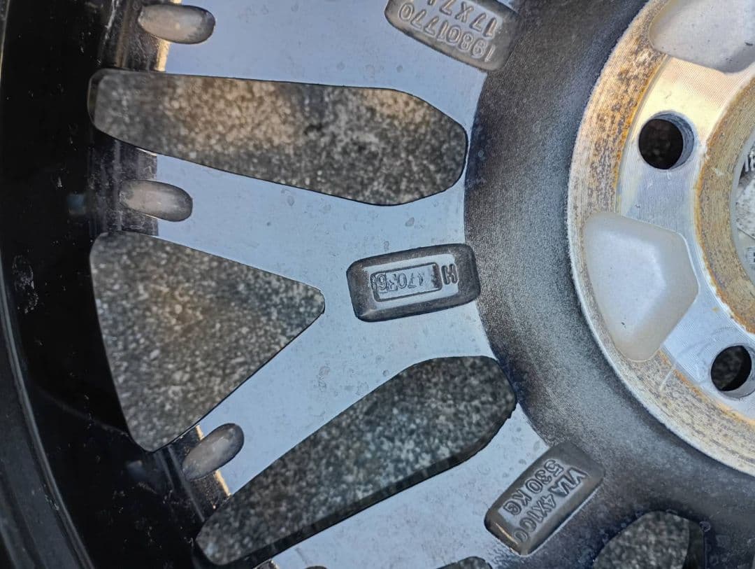 専用商品　1７インチ　ホイール・タイヤ４本セット　スタッドレス　タイヤカバー付き