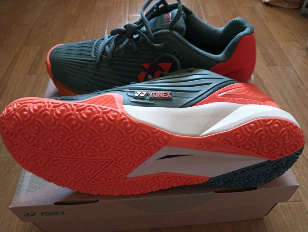 新品ヨネックスパワークッションエクリプション28.5cm