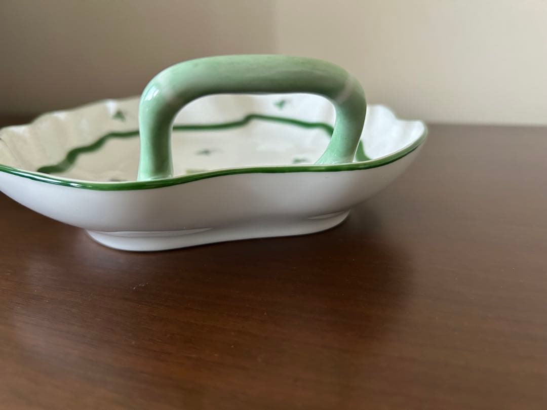 ヘレンド　ウィーンの薔薇ハンドル付きリーフトレイ